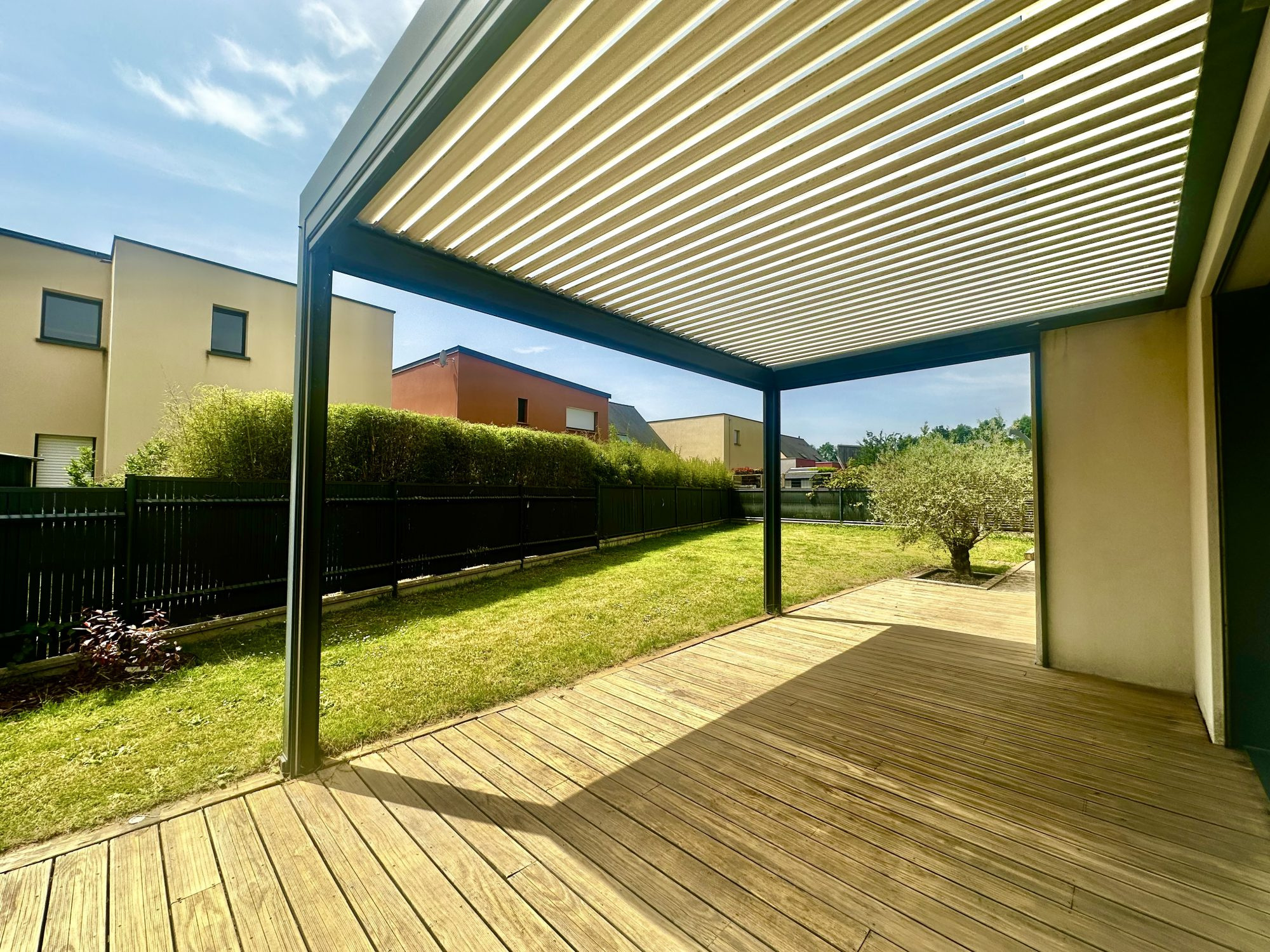 MAISON CONTEMPORAINE DE 125M2 AVEC PISCINE
