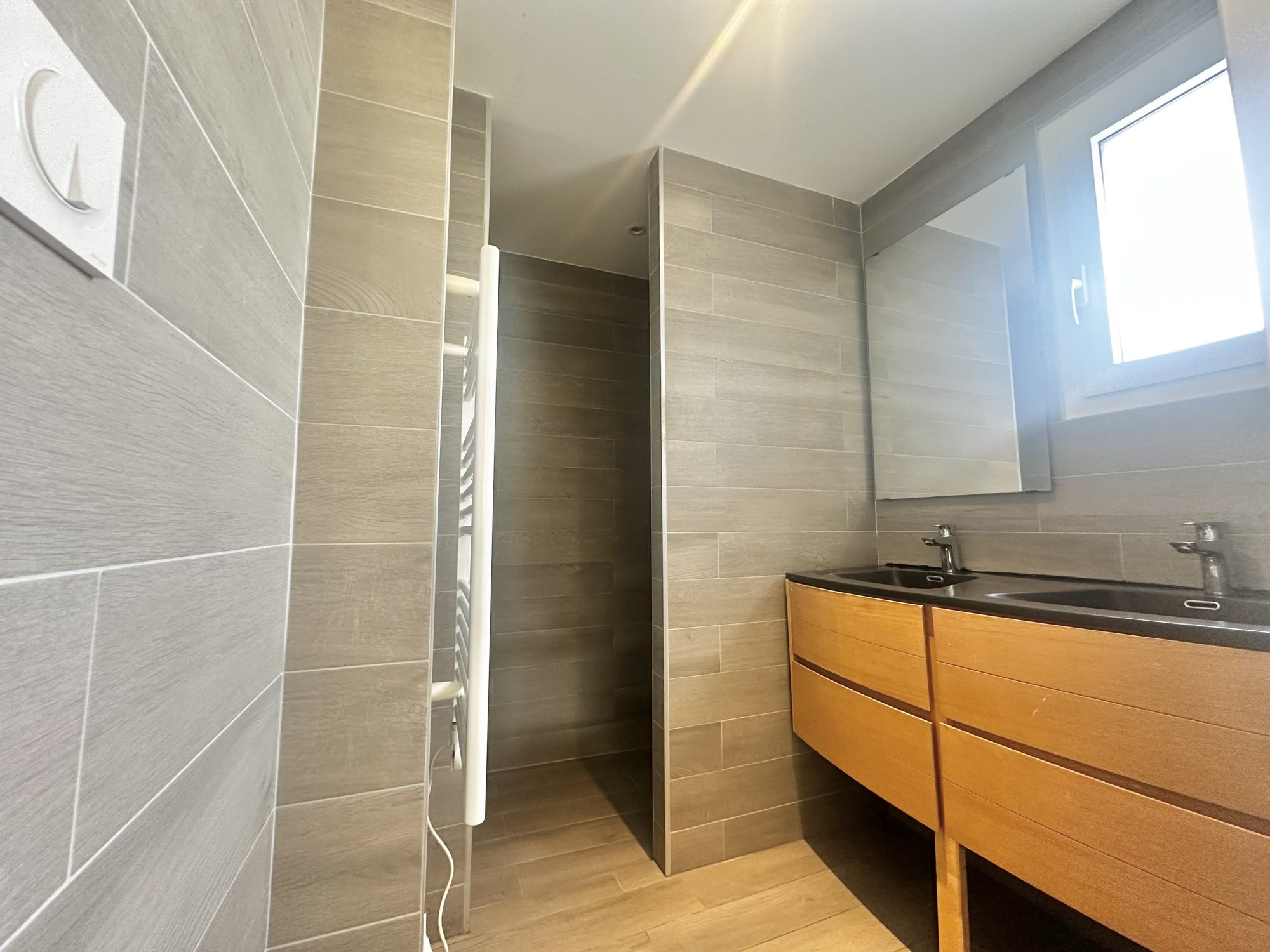 MAISON CONTEMPORAINE DE 125M2 AVEC PISCINE