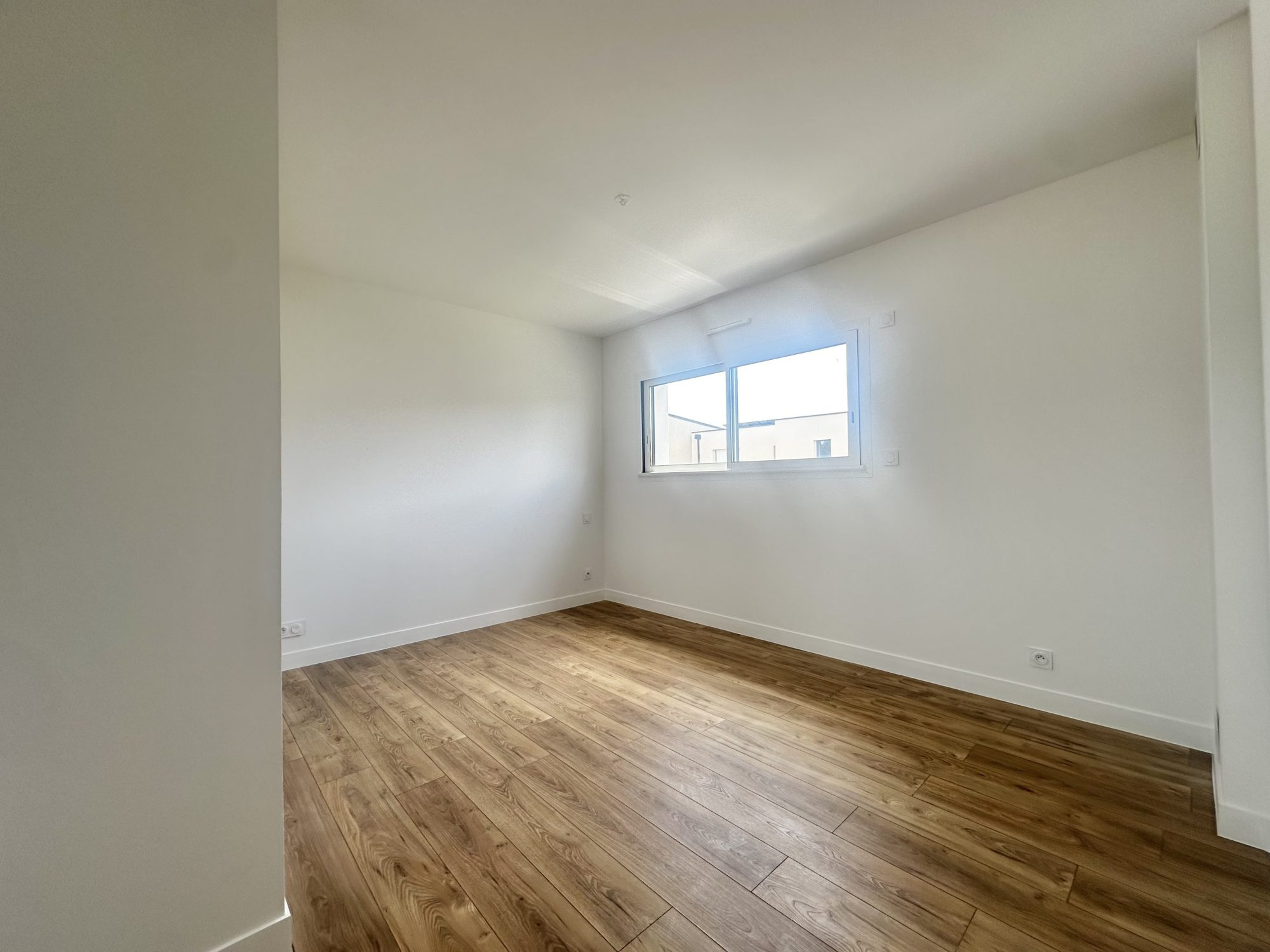 MAISON CONTEMPORAINE DE 125M2 AVEC PISCINE