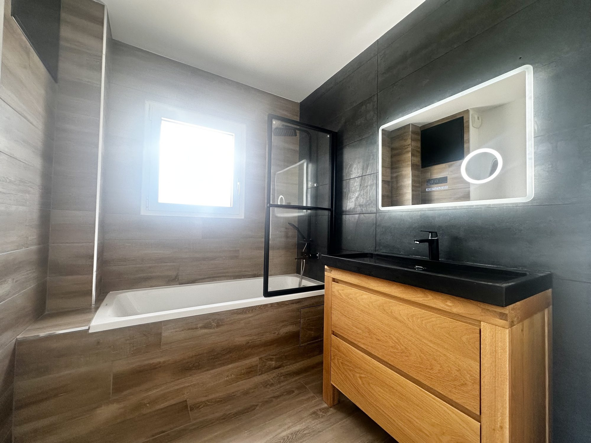 MAISON CONTEMPORAINE DE 125M2 AVEC PISCINE