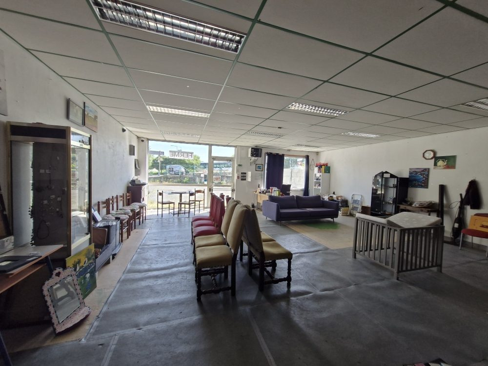 ENTREPOT de 438 m2 à VENDRE LAMBALLE