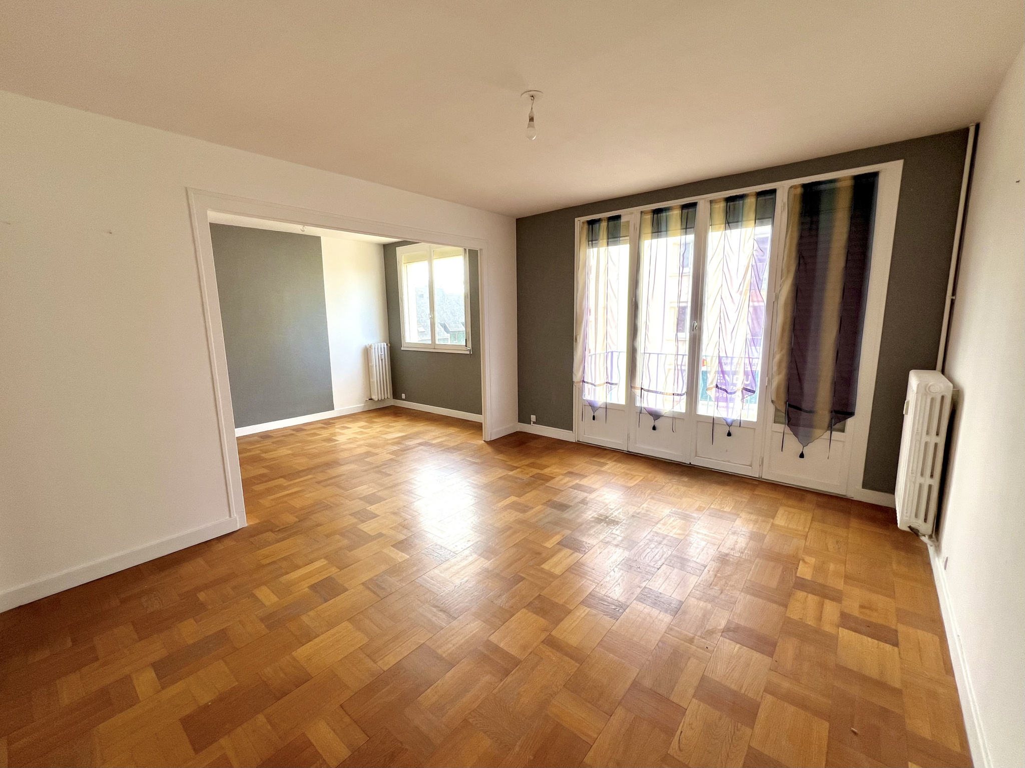 Appartement T3 à Saint Brieuc, avec caves et parking