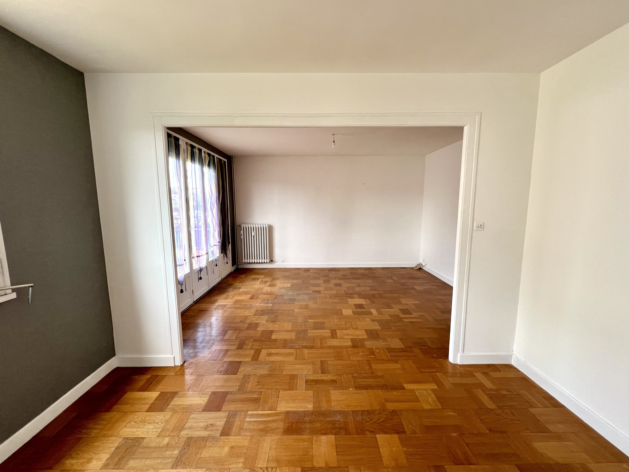 Appartement T3 à Saint Brieuc, avec caves et parking
