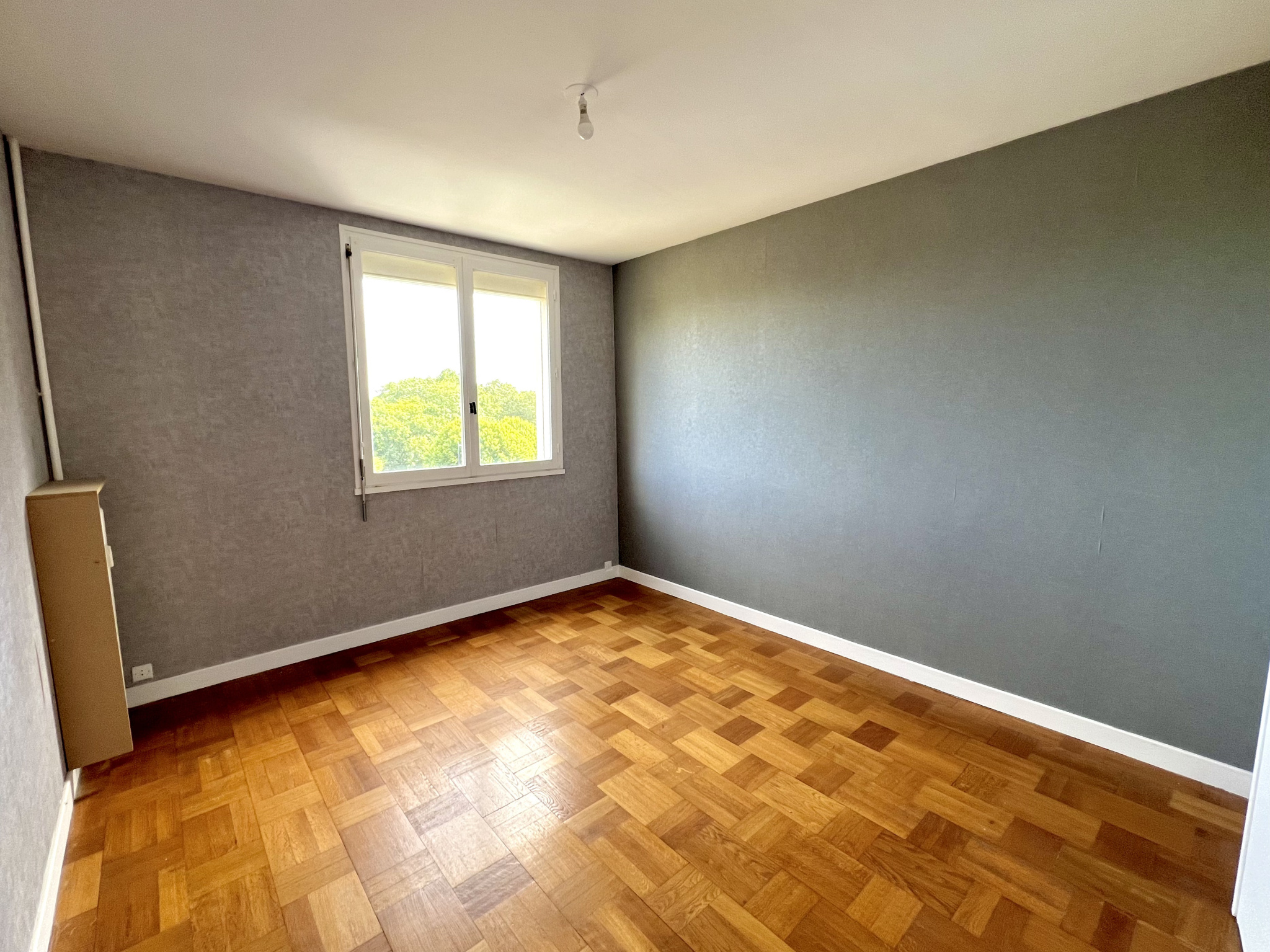 Appartement T3 à Saint Brieuc, avec caves et parking