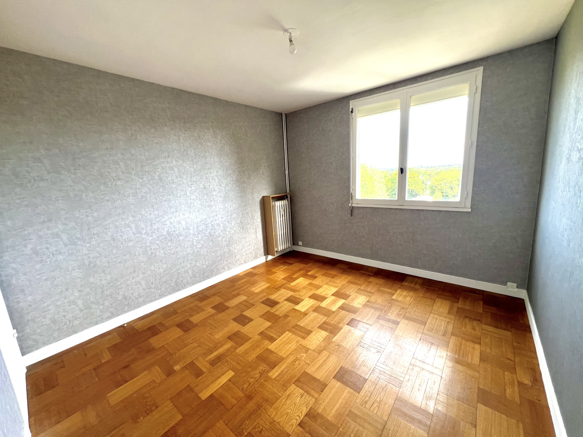 Appartement T3 à Saint Brieuc, avec caves et parking