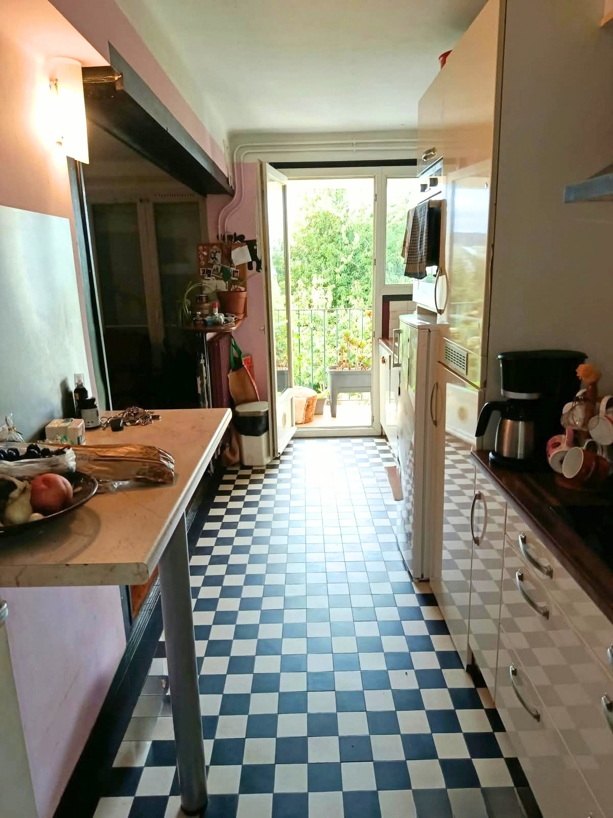 EXCUSIVITE. Appartement 2 chambres lumineux avec balcon, terrasse et jardin